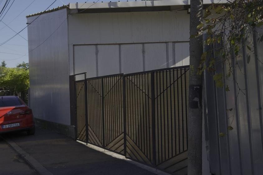 Casă cu 3 camere în Prelungirea Ghencea