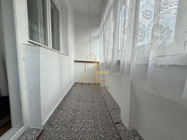 Apartament cu 3 camere decomandat, mobilat în Central