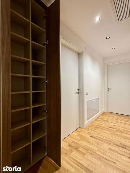 Apartament cu 3 camere, mobilat în Central