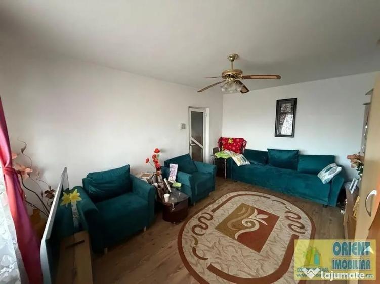 Apartament cu 2 camere decomandat în Km 4
