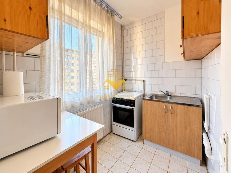 Garsonieră decomandată în Central