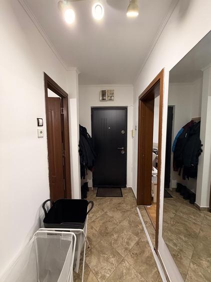 Apartament cu 2 camere decomandat în Titan