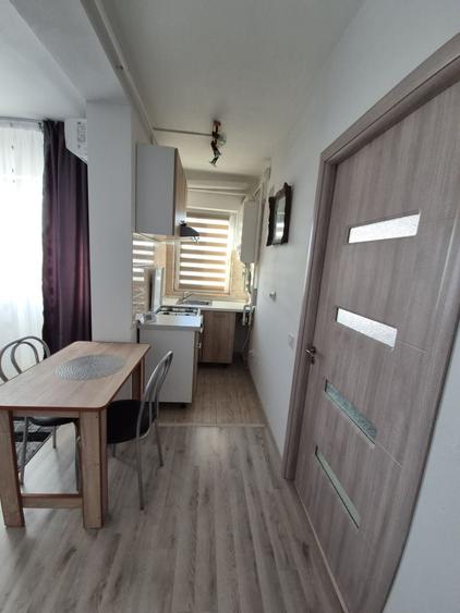 Apartament cu 2 camere decomandat în 1 Mai