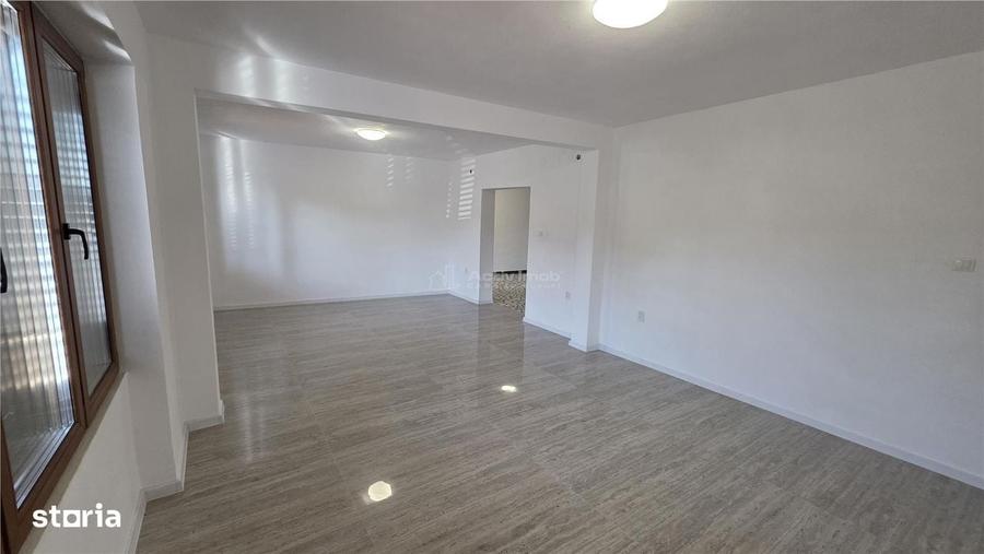 Spațiu comercial, de 130 mp, în Răcășdia
