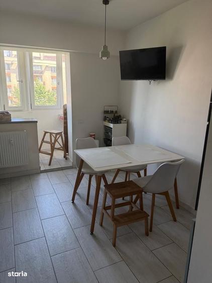 Apartament cu 2 camere decomandat în Matei Voievod