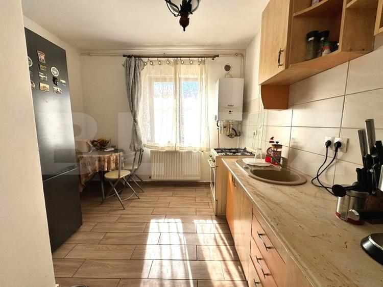 Apartament cu 2 camere decomandat, mobilat în Tractorul