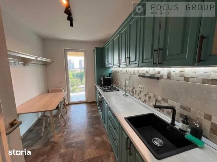 Apartament cu 3 camere în Apărătorii Patriei