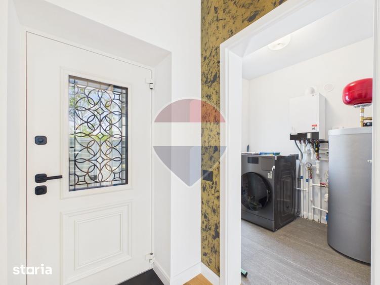 Casă cu 5 camere cu Teren 417 Mp în Corbeanca
