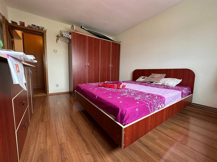 Apartament cu 3 camere decomandat, mobilat în Călărași