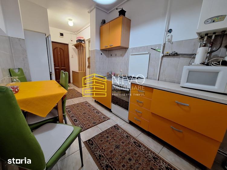 Apartament cu 2 camere semidecomandat în Aleea Carpați