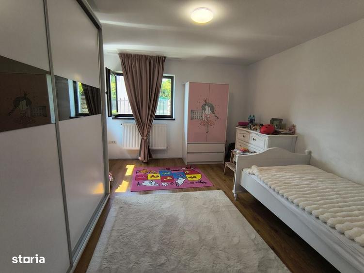 Casă cu 4 camere semidecomandat în Coiciu