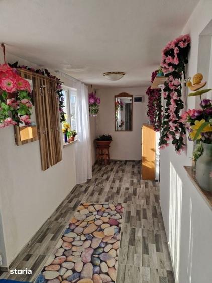 Casă cu 2 camere cu Teren 1686 Mp în Găvănești