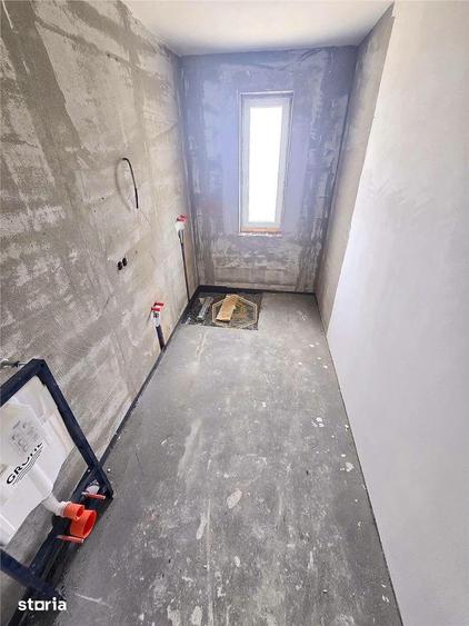 Casă cu 4 camere cu Teren 714 Mp în Burdea