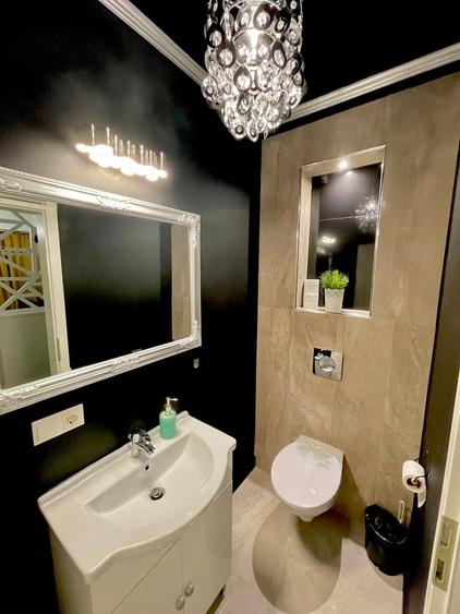 Apartament cu 3 camere decomandat, mobilat în Central