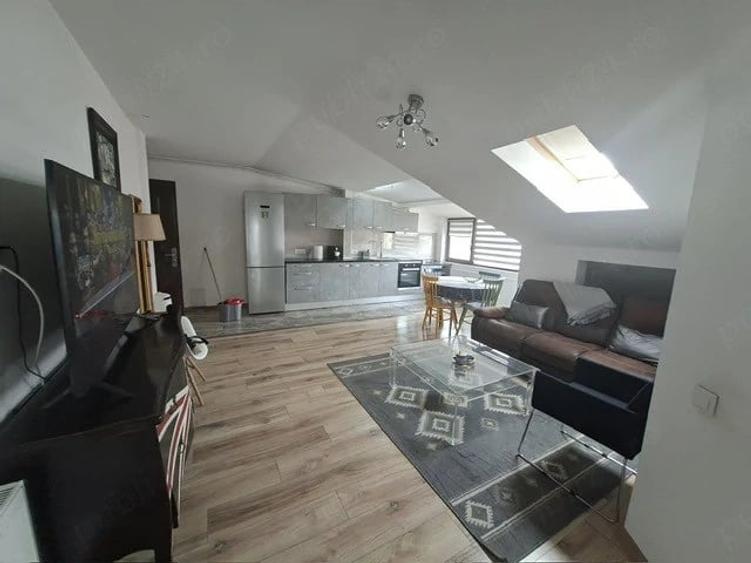 Apartament cu 3 camere decomandat în Florești