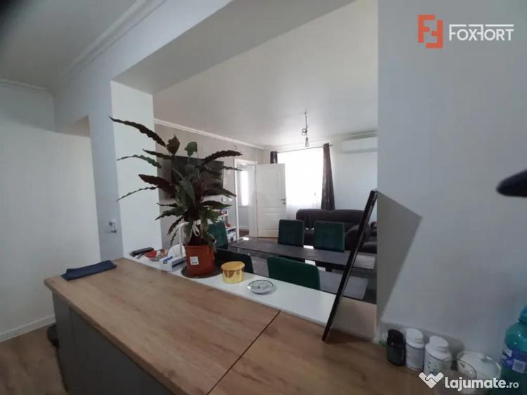 Casă cu 5 camere cu Teren 487 Mp în Plopi