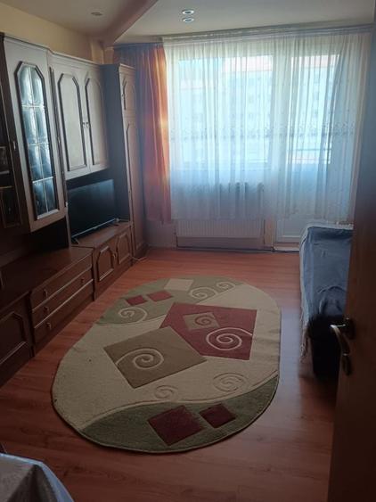 Apartament cu 2 camere semidecomandat în Central — fotografia 3