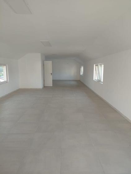 Spațiu comercial, de 80 mp, în Central