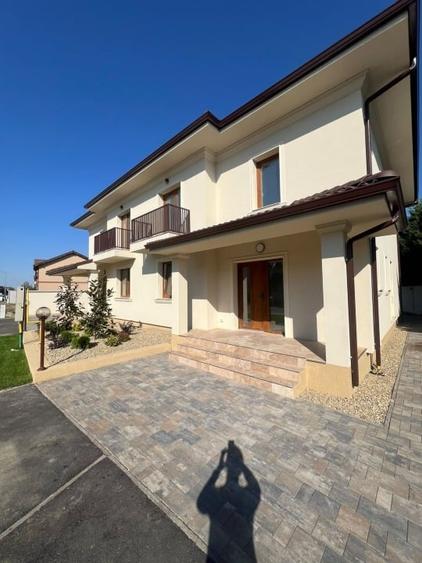 Duplex cu 4 camere cu Canalizare în Vladimirescu