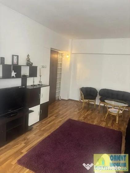 Apartament cu 2 camere decomandat în Trocadero