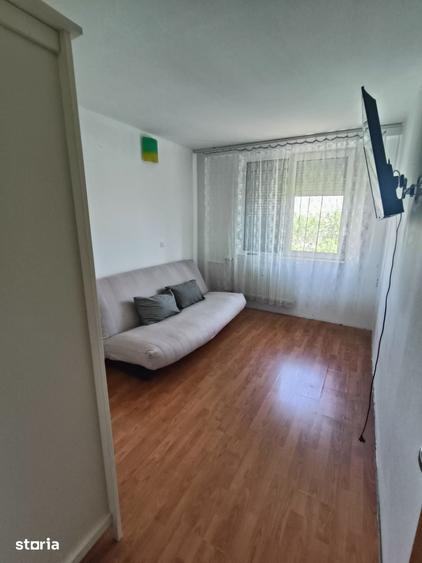 Apartament cu 3 camere în Rahova