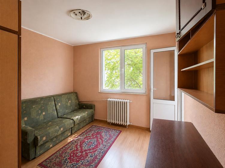 Apartament cu 3 camere decomandat în Păcii