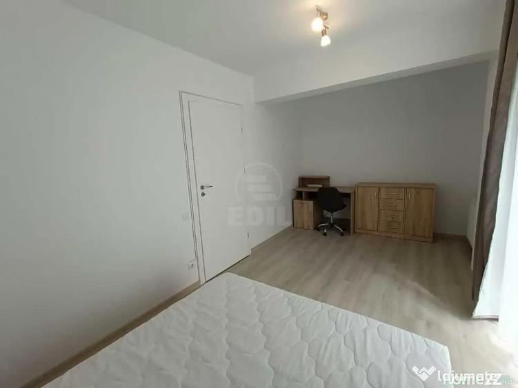 Apartament cu 3 camere semidecomandat, mobilat în Florești