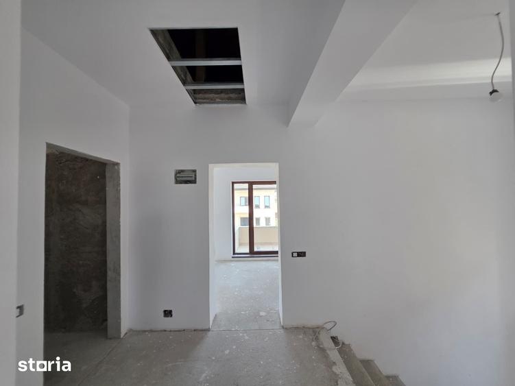 Casă cu 5 camere cu Teren 324 Mp în Fundeni
