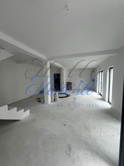 Casă individuală cu 3 camere cu Canalizare în Dâmbul Rotund
