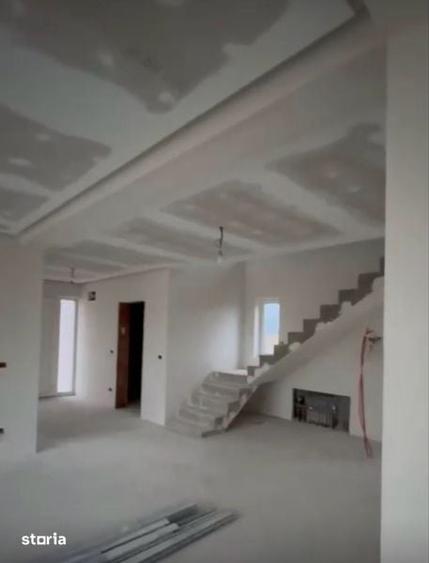 Vand casa la Livada - 1