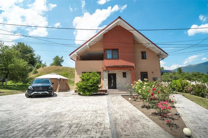 Casă cu Teren 1500 Mp în Vulcan