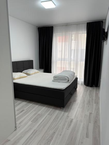 Apartament cu 3 camere semidecomandat în Chiajna