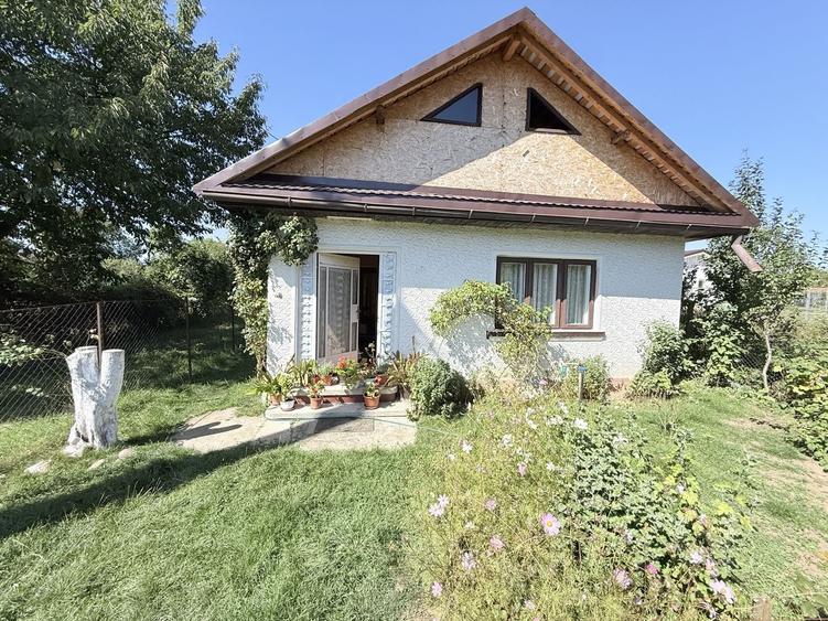 Casă cu 3 camere cu Canalizare în Brebu Megieșesc