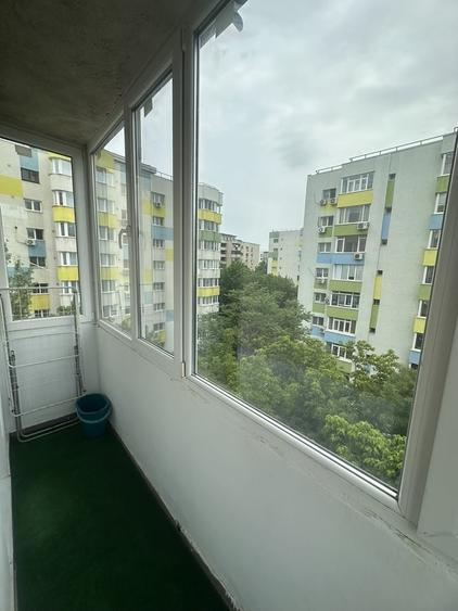 Apartament cu 3 camere semidecomandat în 13 Septembrie