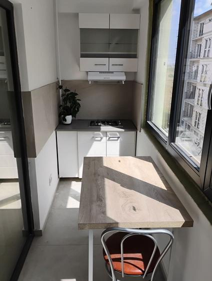 Inchiriez garsoniera zona 1 mai 300 euro - 2