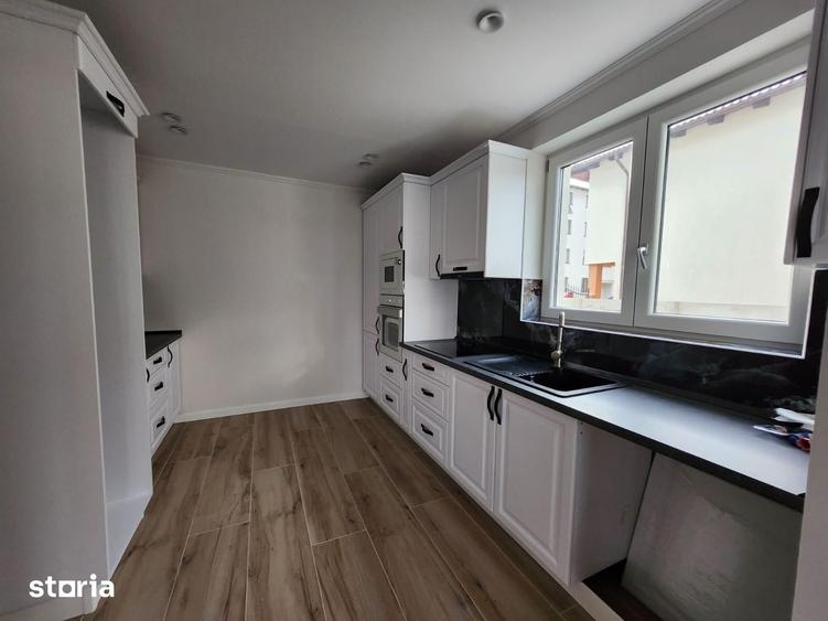 Casă cu 4 camere cu Teren 300 Mp în Central