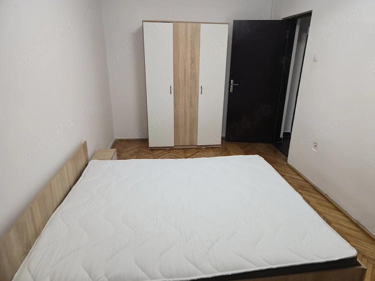 Apartament cu 4 camere decomandat în Central
