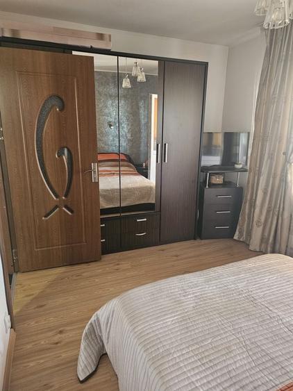 Apartament cu 3 camere decomandat în Găvana