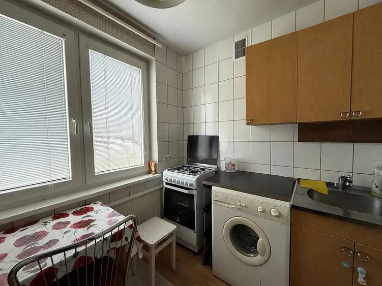 Garsonieră decomandată în UMT