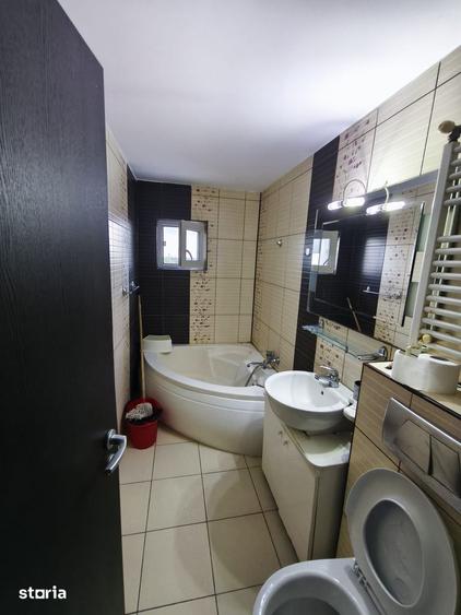 Apartament cu 3 camere în Cantacuzino