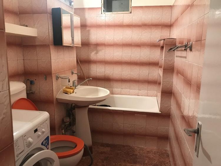 Garsonieră decomandată în Soarelui