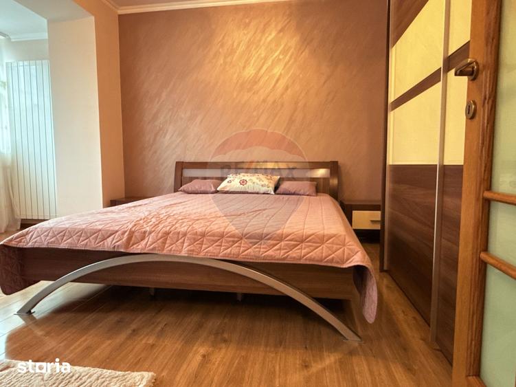 Apartament cu 3 camere, mobilat în Universitate