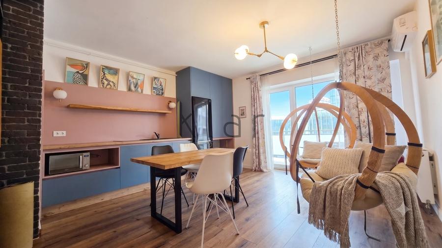 Apartament cu 2 camere semidecomandat, mobilat în Central