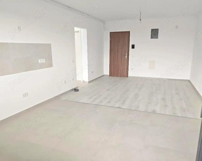Apartament cu 2 camere decomandat în Tractorul