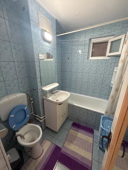 Apartament cu 2 camere decomandat în Micro 18