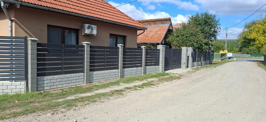 Casă cu 3 camere în Zăbala