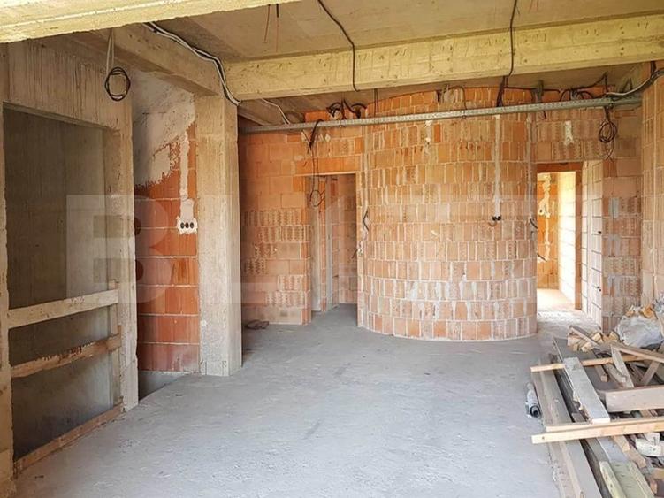 Hotel/Pensiune, de 1,500 mp, în Aurel Vlaicu