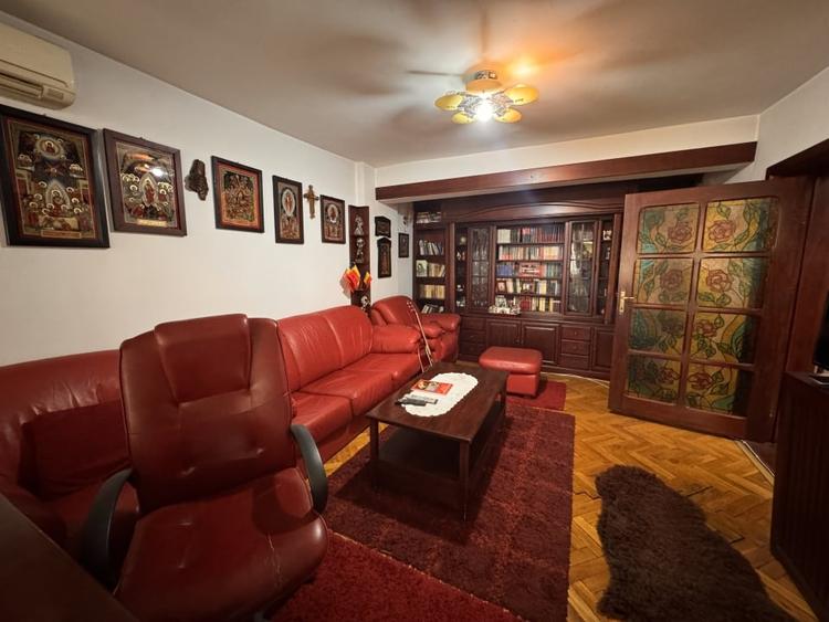 Apartament cu 3 camere decomandat în Ultracentral