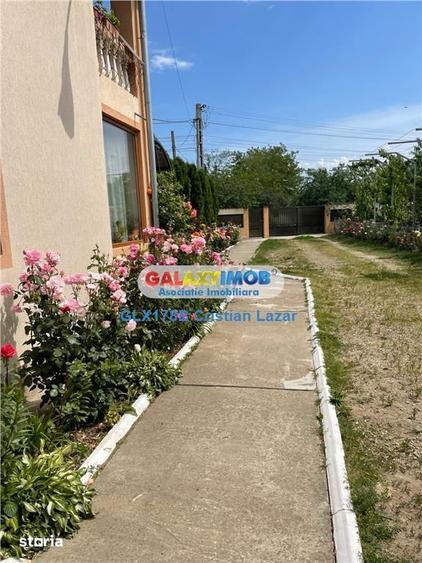 Casă cu 5 camere cu Teren 3190 Mp în Răcari