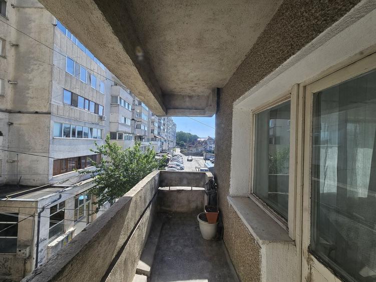 Apartament cu 2 camere decomandat în 9 Mai